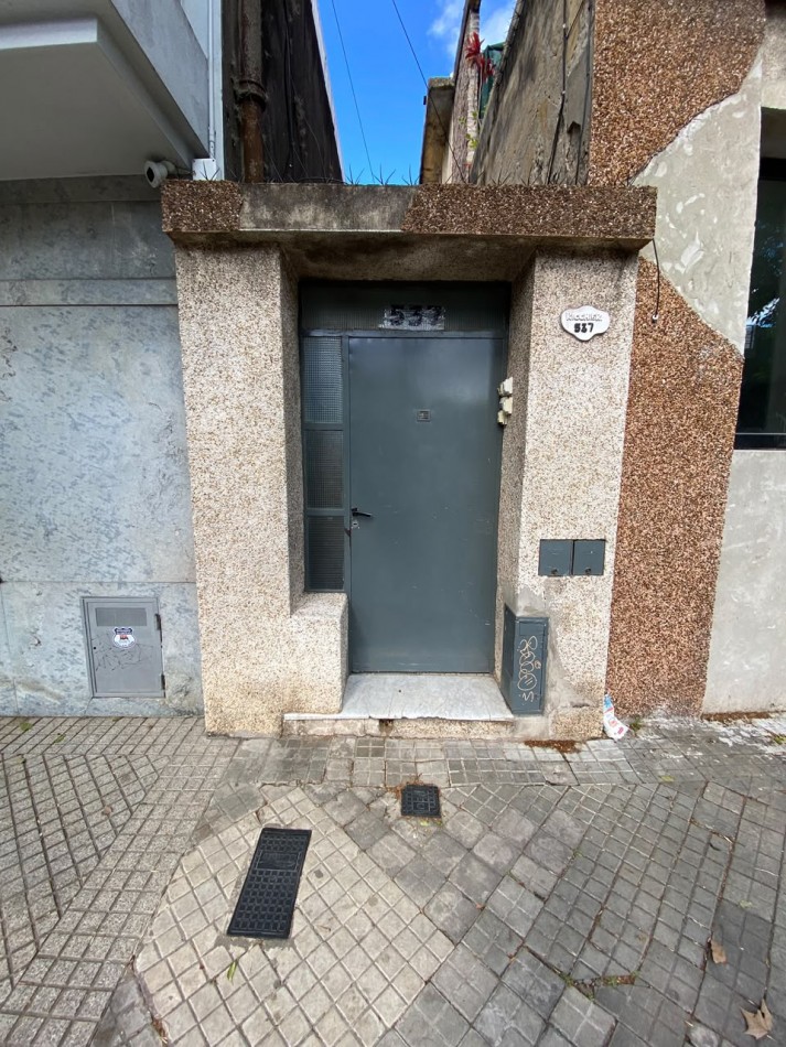 EN VENTA! DEPTO. DE PASILLO EN PH 1 DORMITORIO | Ricchieri 537