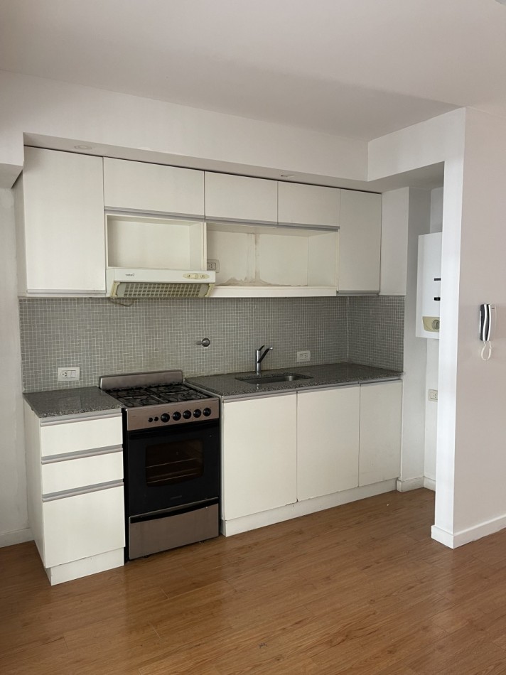 VENTA UN DORMITOIRO AL FRENTE. BARRIO MARTIN. Pasaje Santa Cruz 300