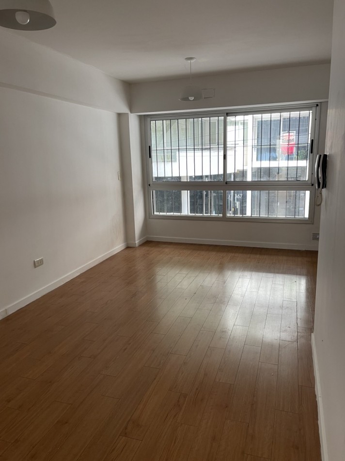 VENTA UN DORMITOIRO AL FRENTE. BARRIO MARTIN. Pasaje Santa Cruz 300