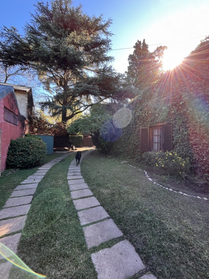 Exclusiva Casa en Fisherton de 4 dormitorios, parque, piscina