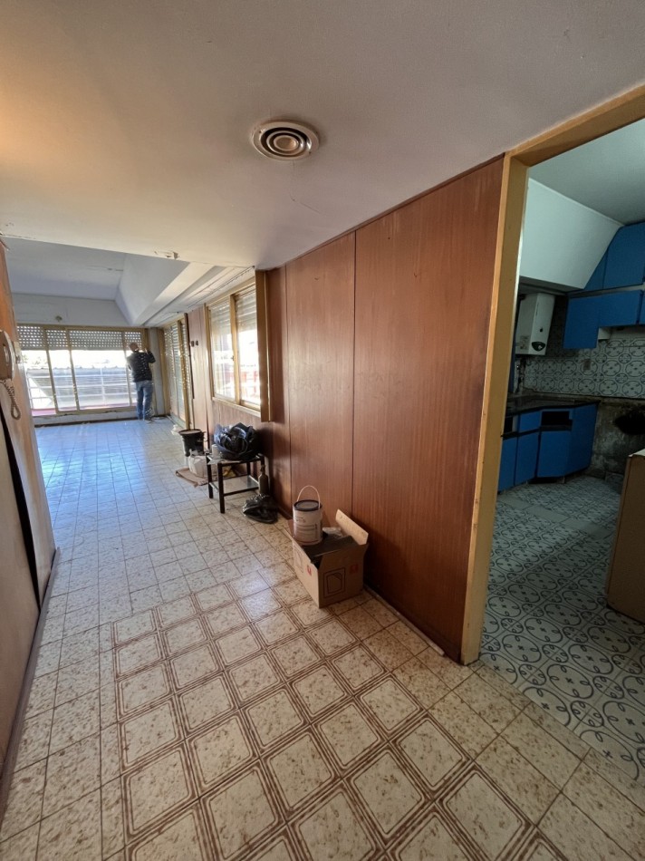 Dos dormitorios con terraza exclusiva y parrillero en barrio España y Hospitales
