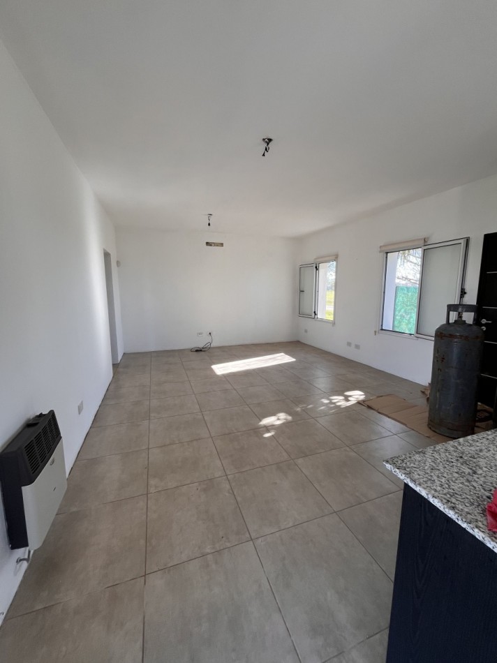 ALQUILER- Impecable CASA de UN dormitorio en Funes City