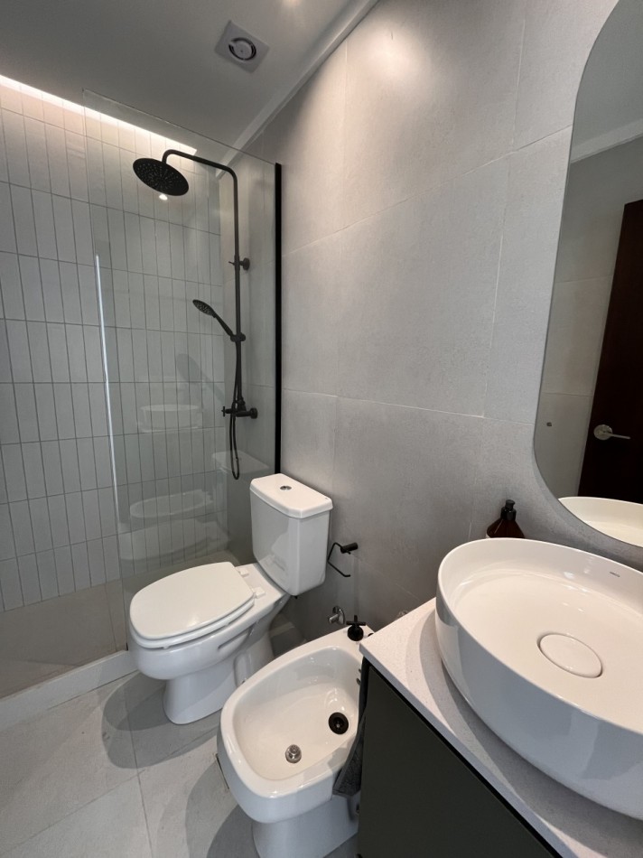 VENTA CASA PASILLO reciclada a NUEVA, 3 DORMITORIOS, PISCINA, QUINCHO, PARRILLERO - BALCARCE 1400