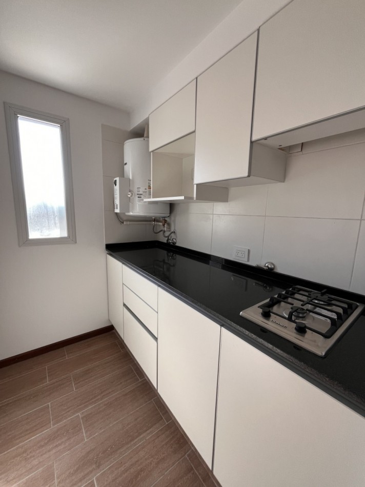 VENTA MONOAMBIENTES - Balcones vidriados al frente - Entrega INMEDIATA - Zeballos 2200