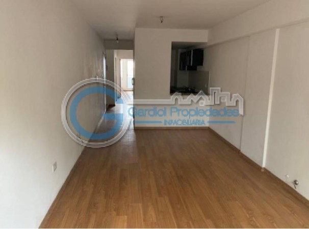 VENTA DEPARTAMENTO Dos dormitorios con cochera - Balcon frente - Azotea: parrillero- Escrituracion inmediata - ABASTO