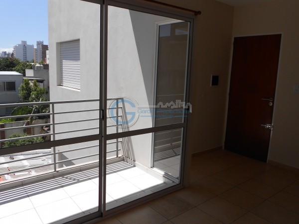 UN DORMITORIO - Balcon contrafrente y Terraza exclusiva con parrillero - San Luis 3100