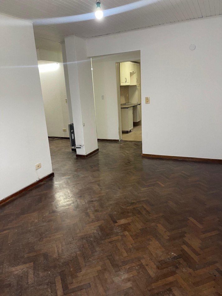 Alquiler departamento semipiso dos dormitorios al frente. Zona rio