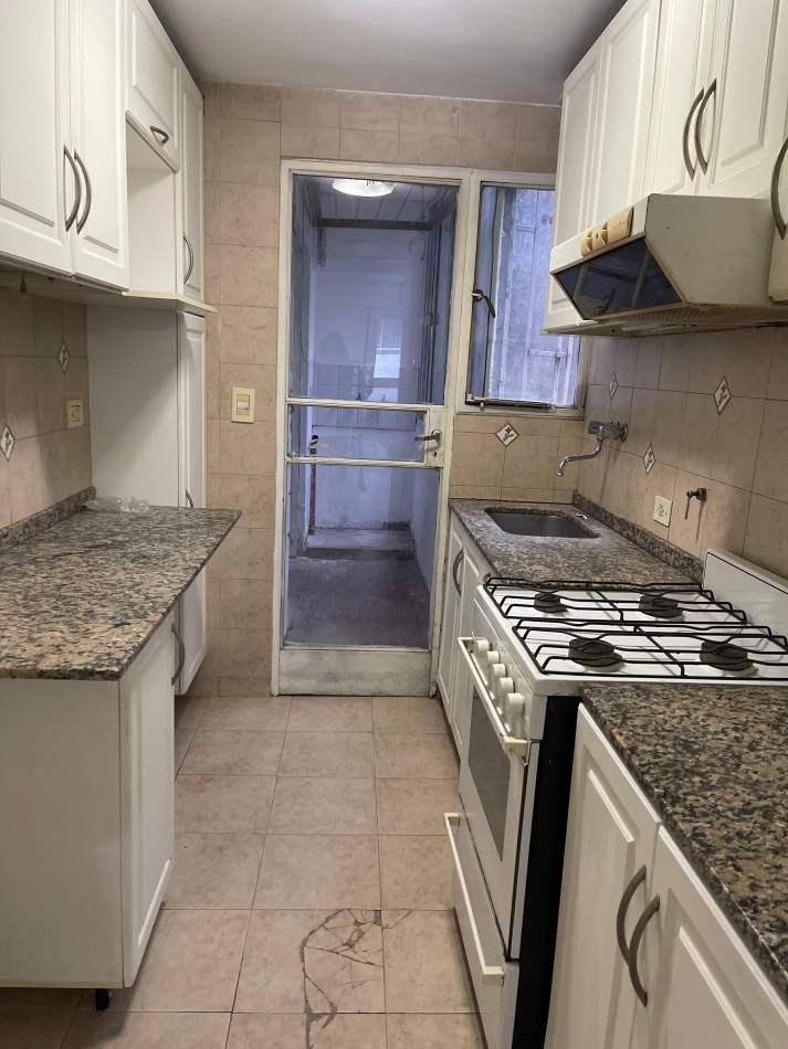 Alquiler departamento semipiso dos dormitorios al frente. Zona rio