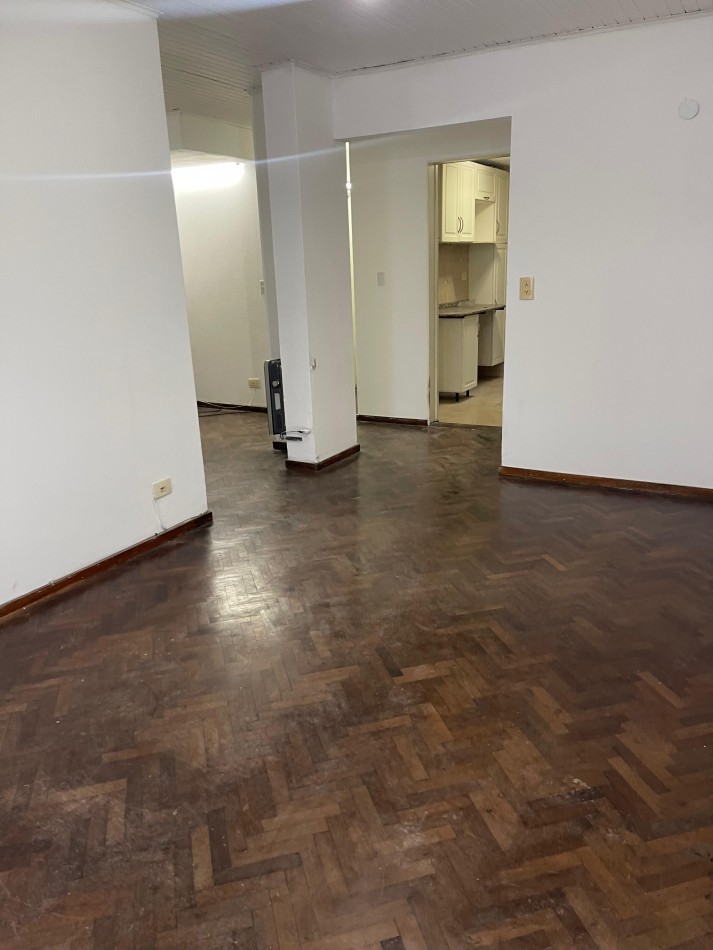 Alquiler departamento semipiso dos dormitorios al frente. Zona rio