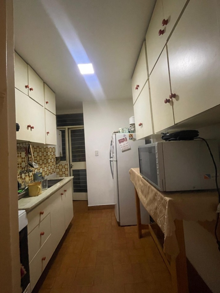 EN ALQUILER. Departamento 2 dormitorios En PB con dos PATIOS. MAIPU 1700