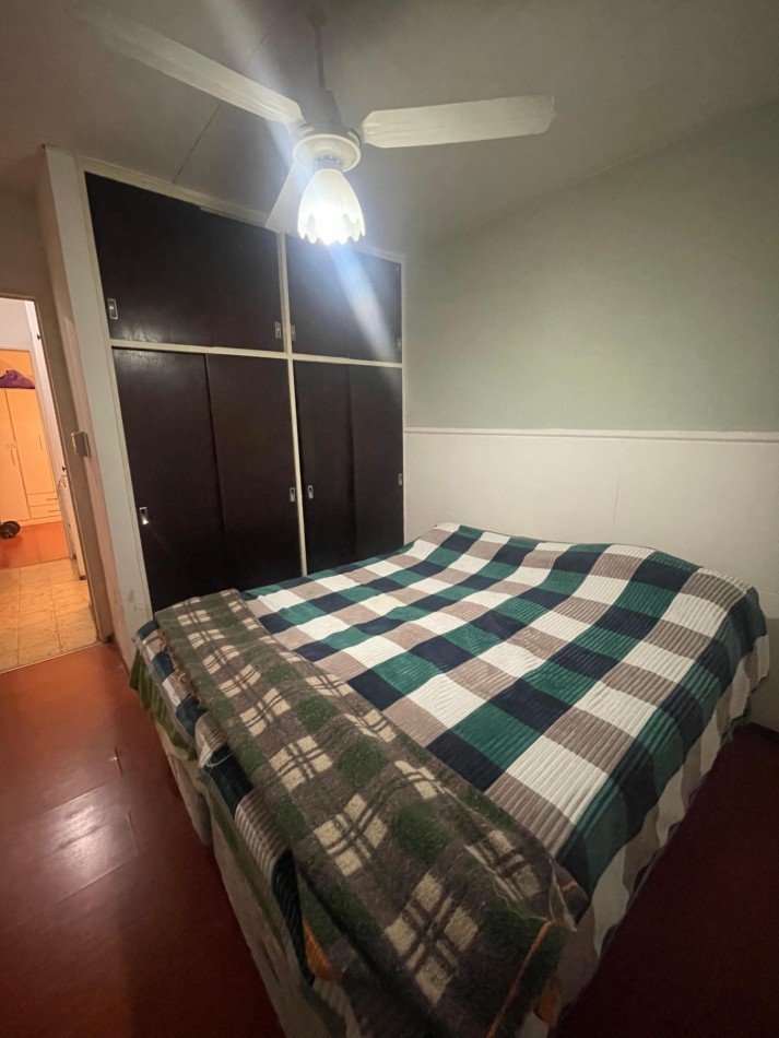 EN ALQUILER. Departamento 2 dormitorios En PB con dos PATIOS. MAIPU 1700