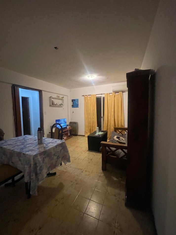 EN ALQUILER. Departamento 2 dormitorios En PB con dos PATIOS. MAIPU 1700