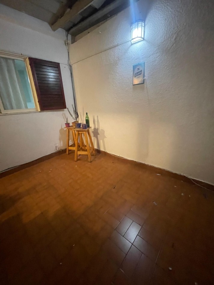 EN ALQUILER. Departamento 2 dormitorios En PB con dos PATIOS. MAIPU 1700