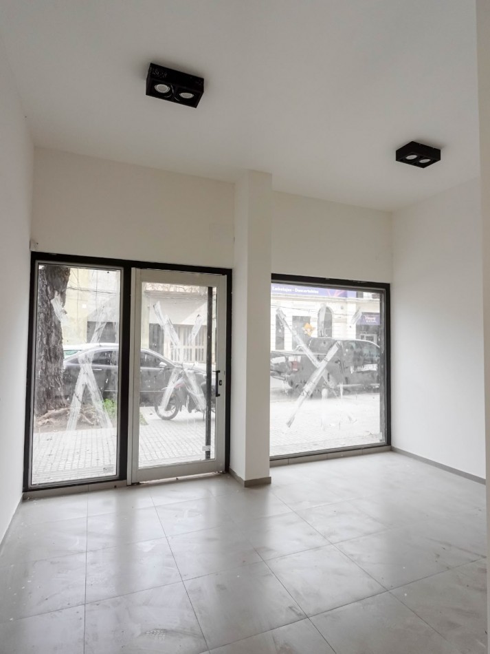 EN VENTA LOCAL COMERCIAL | VERA MUJICA 835