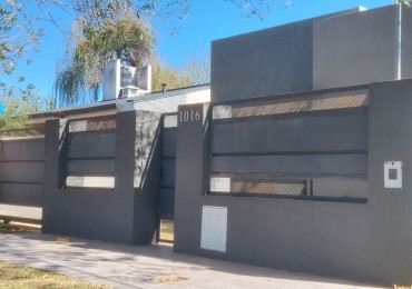Impecable casa en alquiler permanente en Funes. Pte Peron y Velez Sarsfield