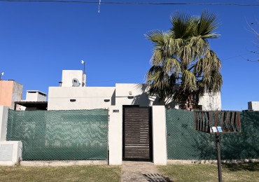 ALQUILER- Impecable CASA de UN dormitorio en Funes City