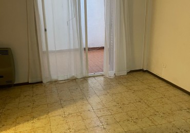 Alquiler departamento planta baja con patio. Dos Dormitorios. Pellegrini y Maipu