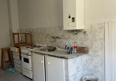 PH EN VENTA, un dormitorio. Excelente ubicacion. Primero de Mayo al 1300