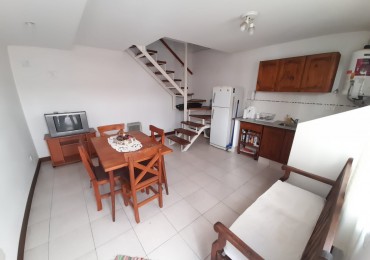 ¡EN ALQUILER! Depto de pasillo ¡AMUEBLADO!. en duplex. Pueyrredon 800