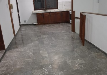 EN VENTA! Casa en plata alta. 2 dormitorios. San lorenzo 4700