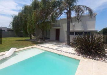 CASA EN ROLDAN! En venta!