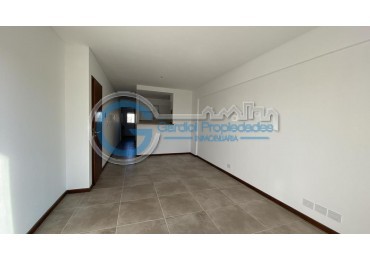 VENTA DEPARTAMENTO Semipiso UN DORMITORIO - Amplios balcones al frente - ENTREGA INMEDIATA - Mendoza 2800